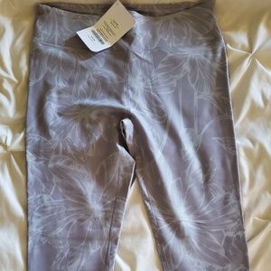 NWT Fabletics Salar Capri